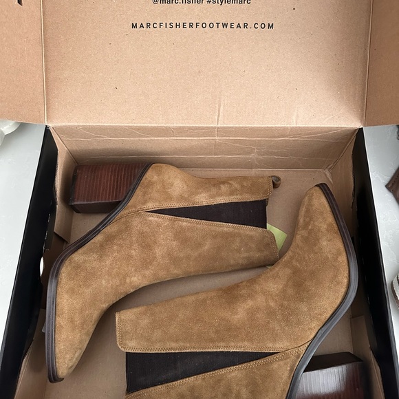Marc Fisher Kristie Bootie in Carmel Suede Size 9 - Picture 2 of 4
